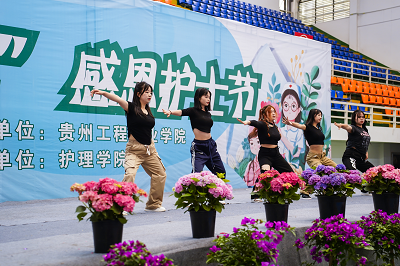 我们的护士 我们的未来——大阳城游戏·(中国)官方网站成功举办5·12国际护士节活动暨授帽仪式(图16)