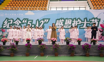 我们的护士 我们的未来——大阳城游戏·(中国)官方网站成功举办5·12国际护士节活动暨授帽仪式(图15)